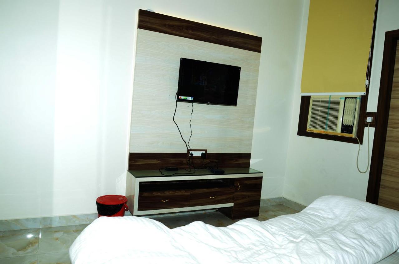 Hotel Paradise Inn Auraiya Exteriér fotografie