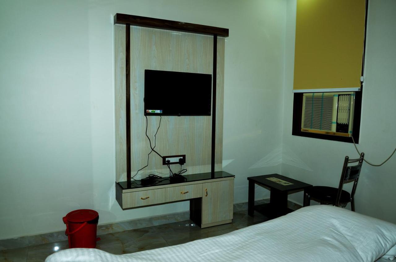 Hotel Paradise Inn Auraiya Exteriér fotografie
